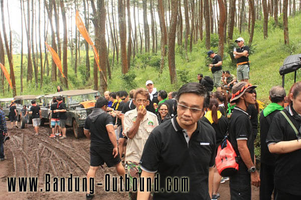 Outbound-Team-Building-offroad-lembang-1