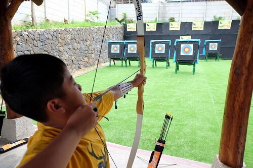 Archery-5-Wahana-Yang-Wajib-di-Coba-di-Dago-Dream-Park-Bandung