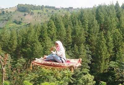 karpet-terbang-5-Wahana-Yang-Wajib-di-Coba-di-Dago-Dream-Park-Bandung