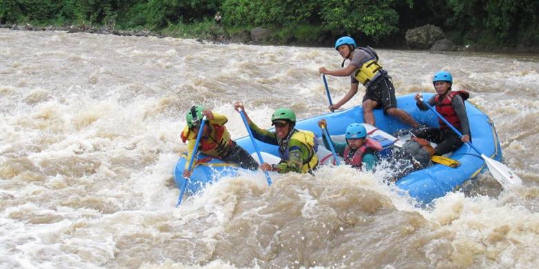 rafting-arung-jeram-cikandang-garut | Lokasi Outbound Garut